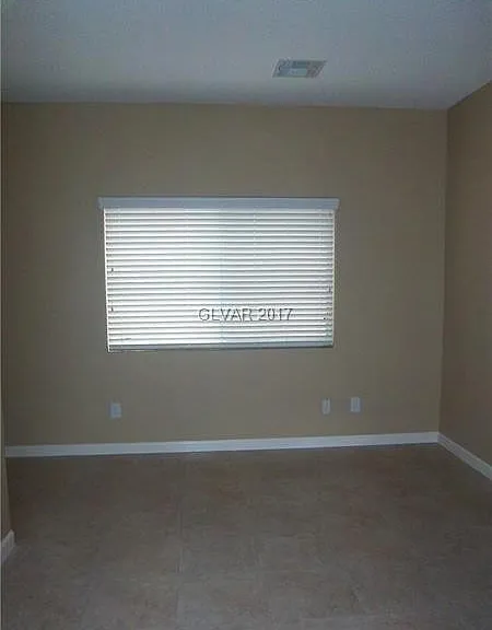3761 Hollycroft Dr — Photo 4