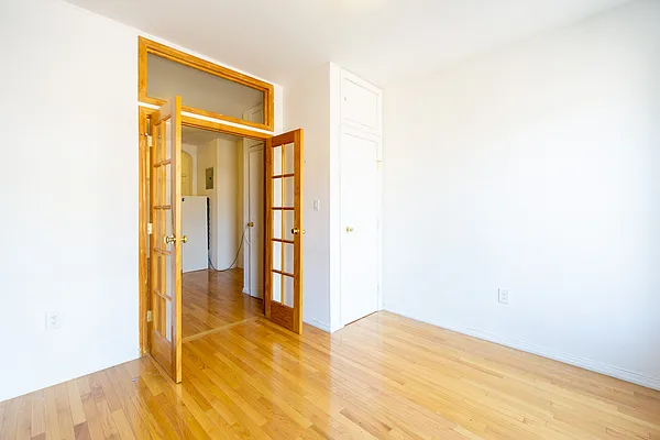 Rented by City Connections Realty | media 10