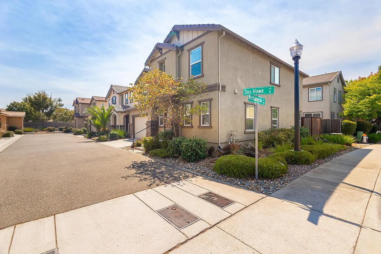 6 Sea Hawk Pl photo 1