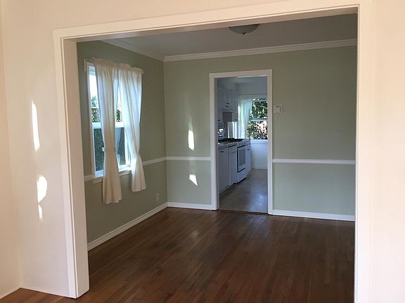 4th image of 2302 Katherine Ave