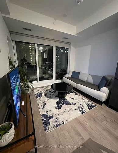 225 Sumach St Photo 1