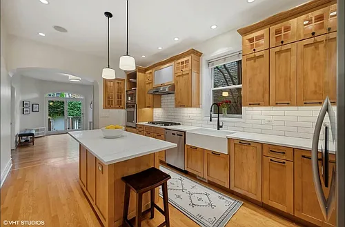 2743 N Wilton Ave #1 Photo 1