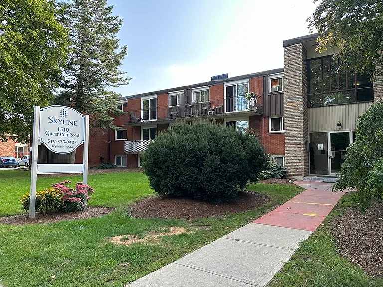 1510 Queenston Rd — Photo 3