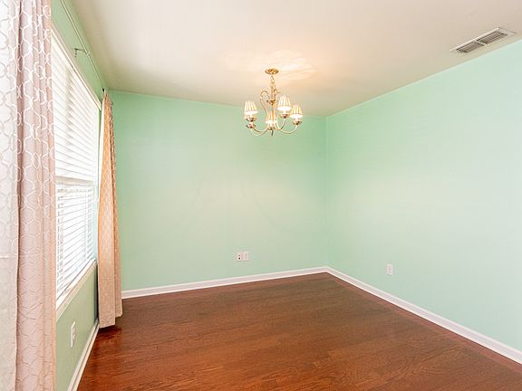 5th image of 1247 Riverbrook Dr