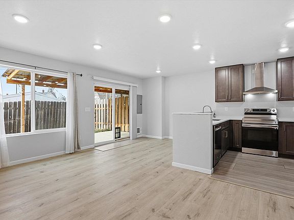 5th image of 1417 N Jefferson St #1419