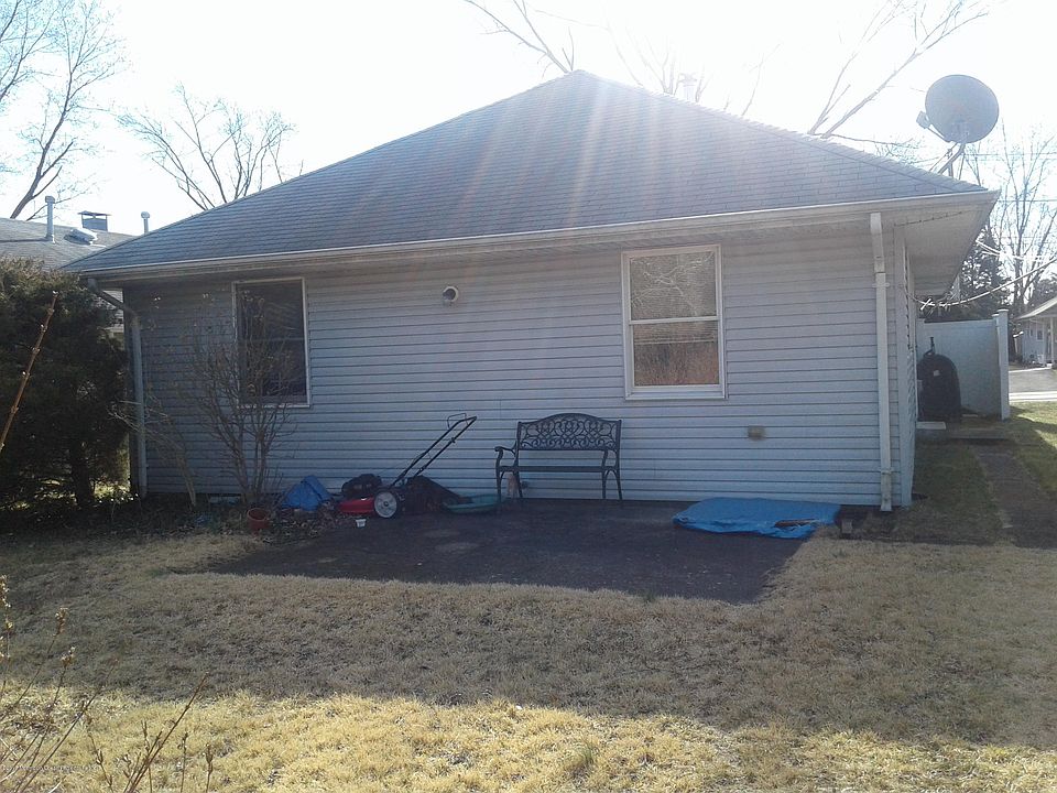2nd image of 15 Mount Ararat Ln