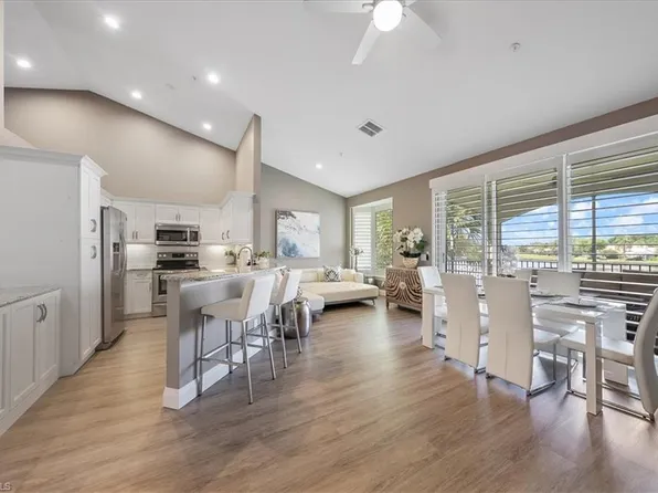 61 Silver Oaks CIR #12202, NAPLES, FL 34119