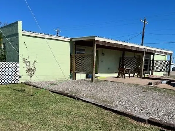722 E Murray St #B, Rockport, TX 78382