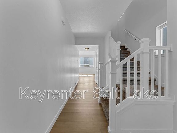 4th image of 8729 S Park Slope Ln