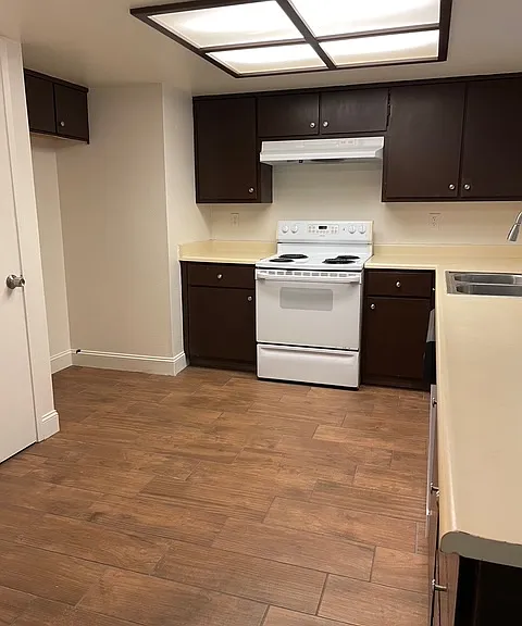 1025 Barnett Way #24 — Photo 5
