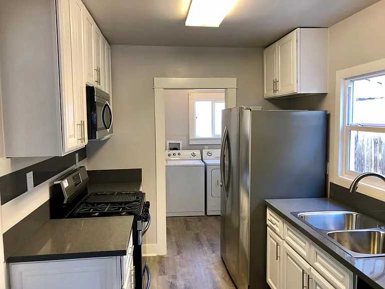 1220 Termino Ave — Photo 12