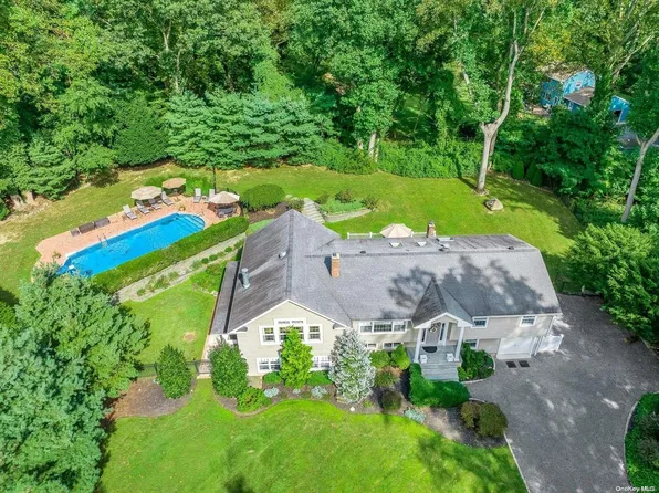 6 Farm Road, Head Of The Harbor, NY 11780