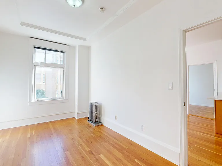 1106 Bush St #304 — Photo 9