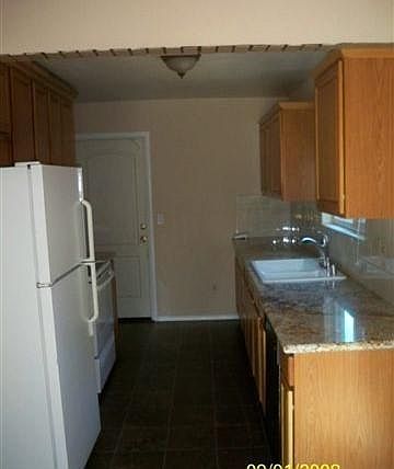 3rd image of 3553 Lindenwood Way
