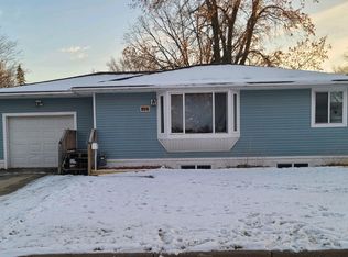 104 4th St SE, New Prague, MN 56071