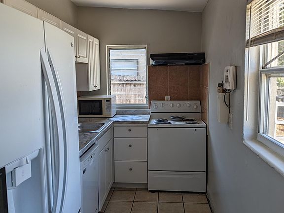 3rd image of 2000 Queensboro Ave S