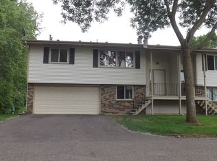 6828 Sandlewood Rd, Woodbury, MN 55125