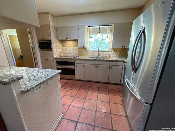 2236 BOBCAT DR, Bulverde, TX 78163