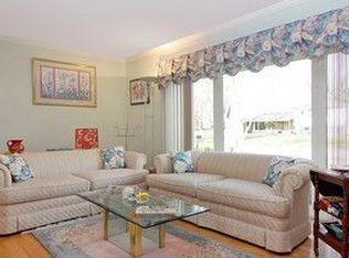 1181 Downing Rd, Buffalo Grove, IL 60089