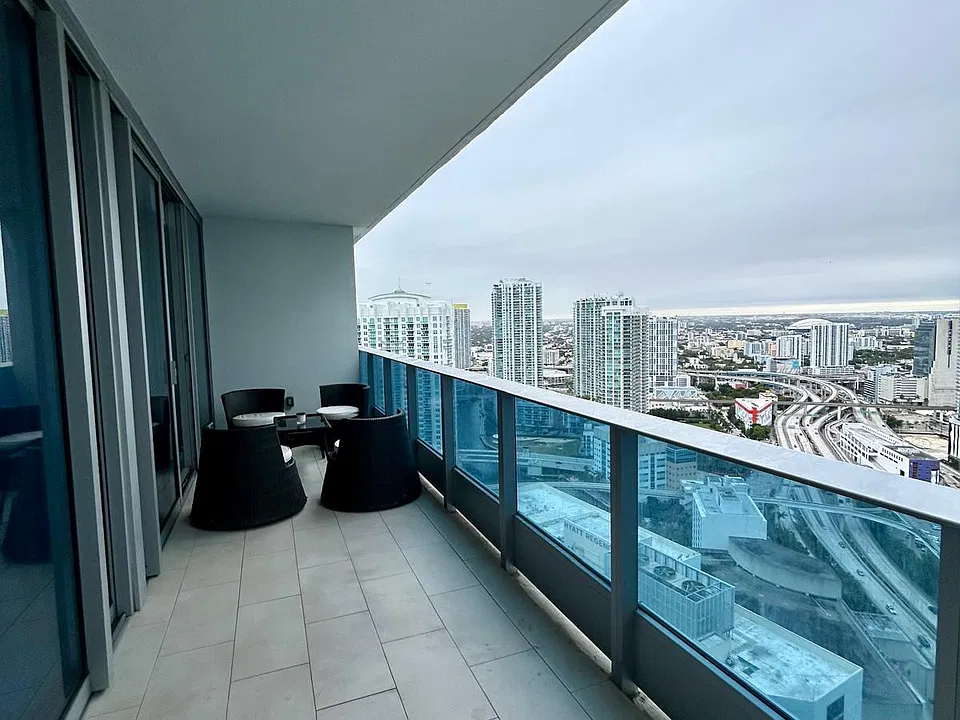 200 Biscayne Boulevard Way #4111