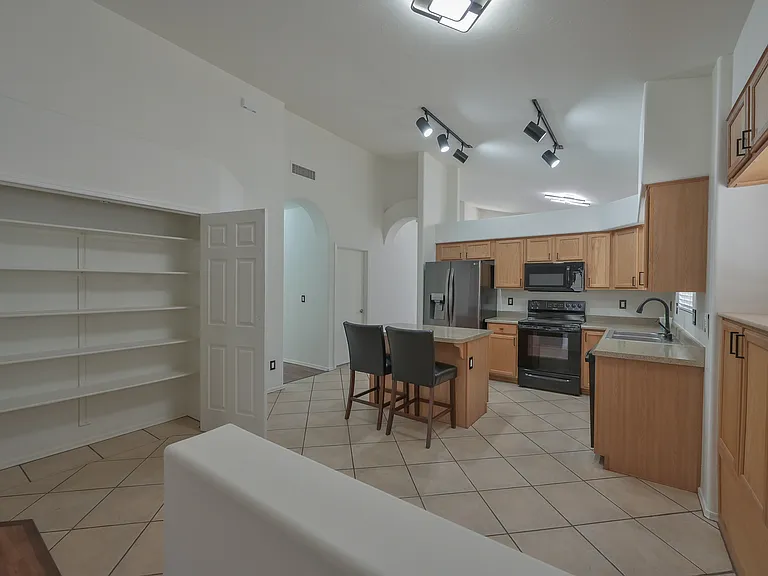 114 W Freddie Canyon Way — Photo 12