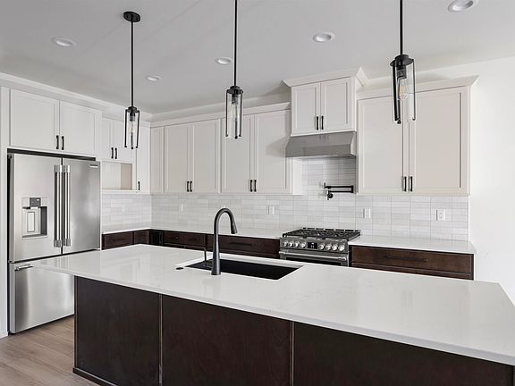 3rd image of 150 Atlanta Way