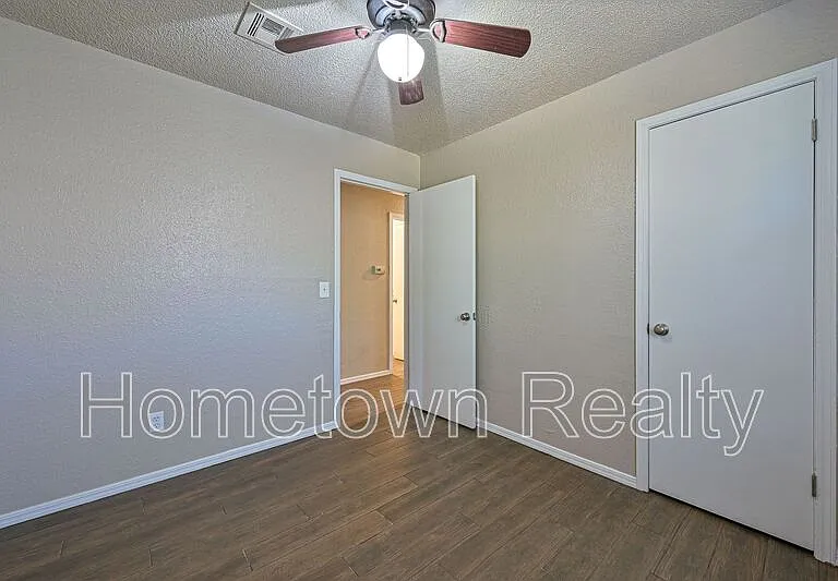 629 Lloyd Ave — Photo 9