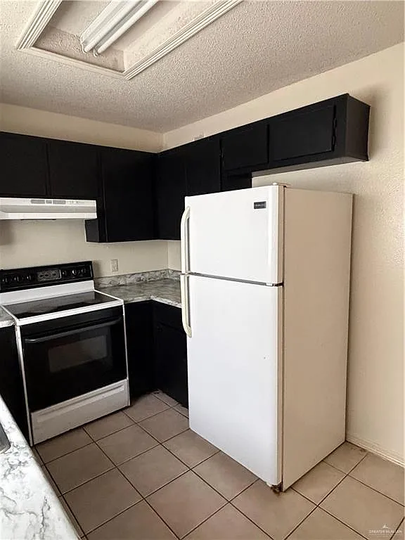 2 bed, 1.0 bath, 748 sqft, $800 — Photo 4