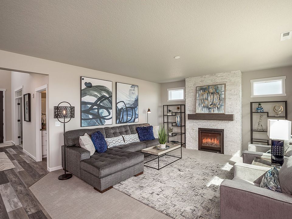 SELF TOUR Model Home Plan, The Heights at Red Mountain Ranch, West