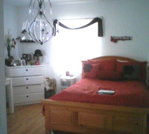 Front Bathroom with large bathMM