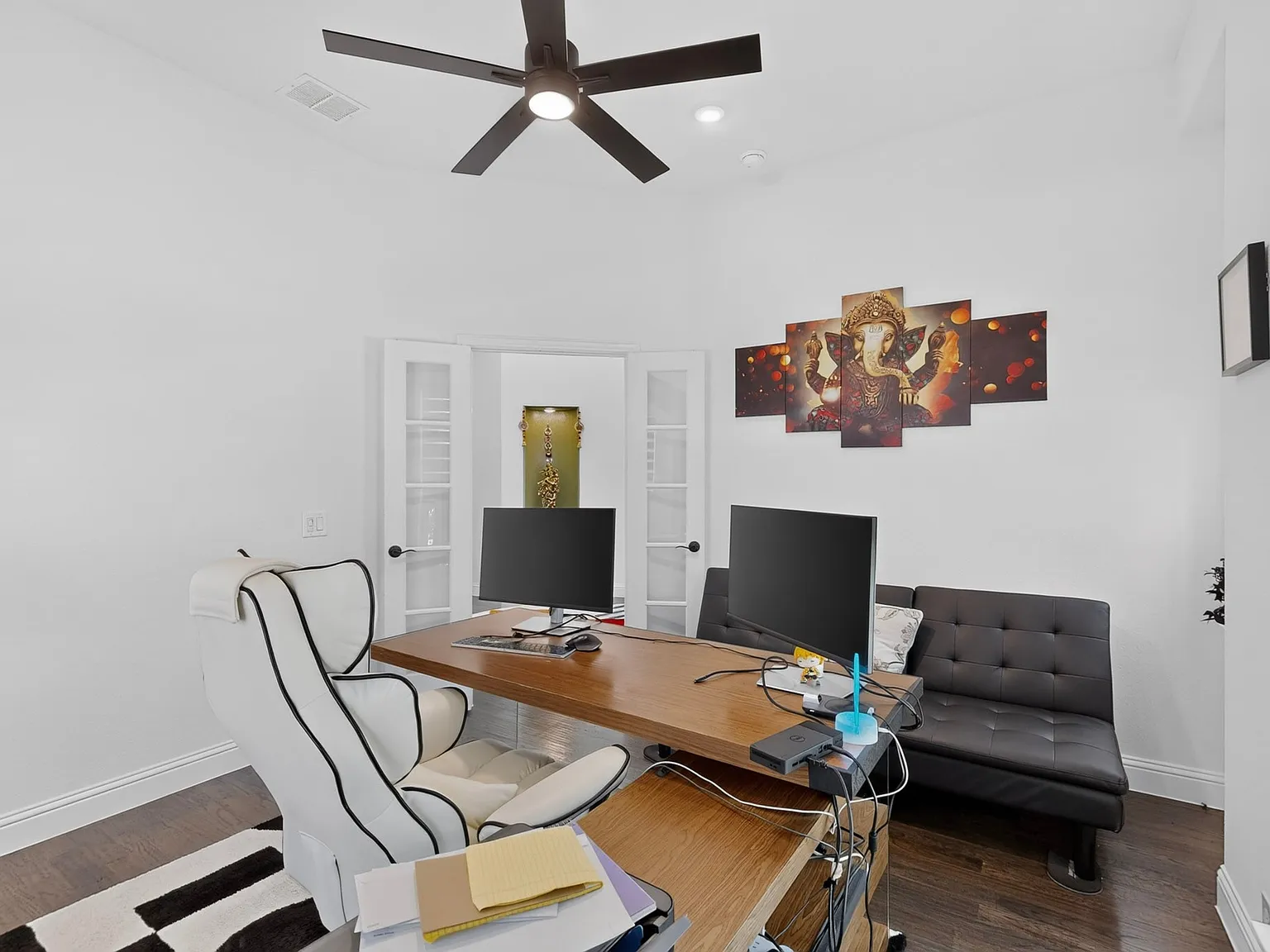 5 bed, 4.5 bath, 4410 sqft, $4,900 — Photo 4