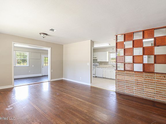 2nd image of 2460 Carter Rd