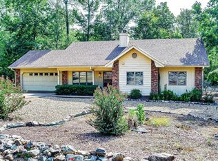 11 Encantado Ln, Hot Springs Village, AR 71909