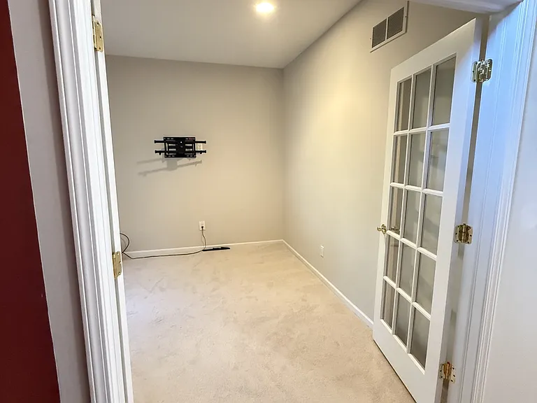 1588 Club House Ct — Photo 2