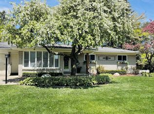 4621 Regency Dr, Shelby Township, MI 48316