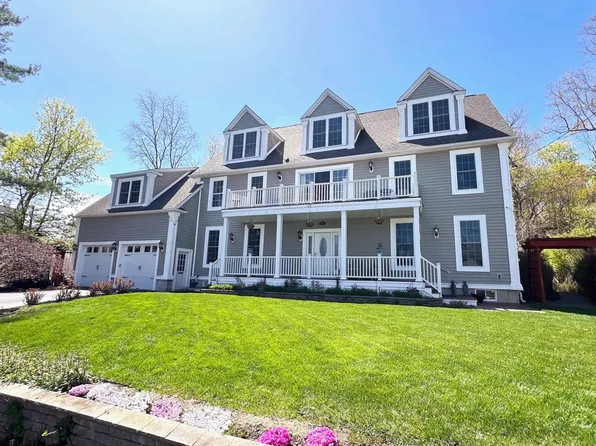 14 Albemarle Ave, Lexington, MA 02420