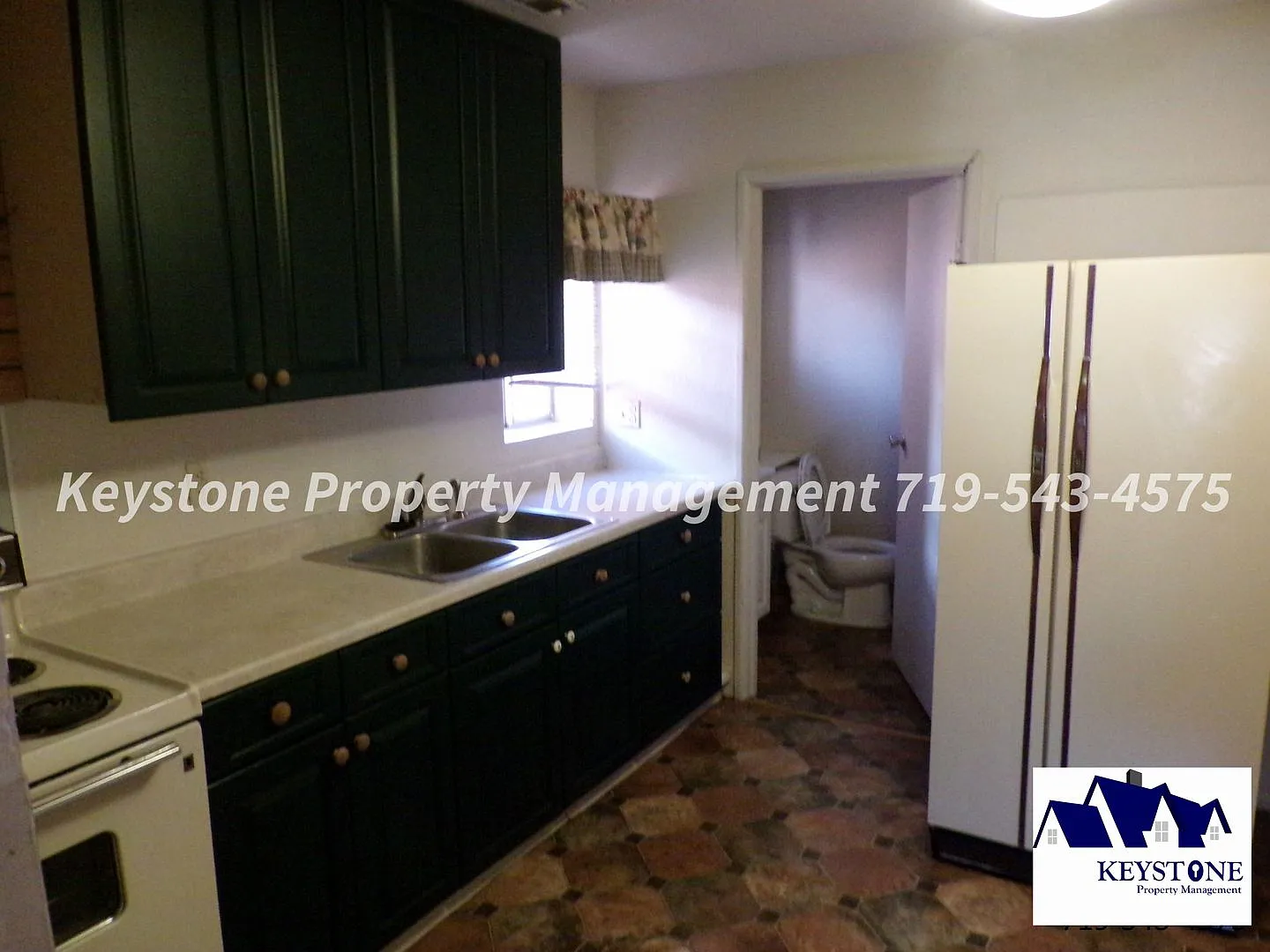 $425 OFF - Move In Special! Downtown 1 Bed/1 Bath Apartment With Interior Entrance - $850/$850 — Photo 3