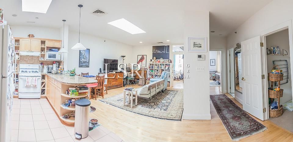 1st image of 39 John St APT 3c