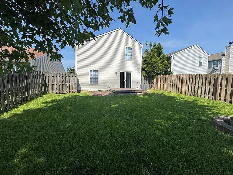 1209 Porchester Ln — Photo 22
