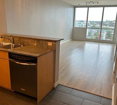 2nd image of 300 W Beech St Unit 1004