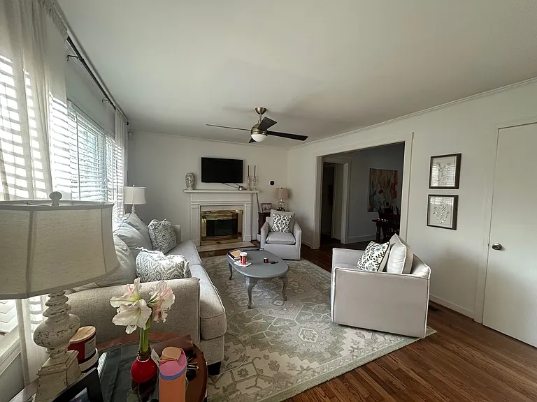 248 Kent Ln — Photo 2