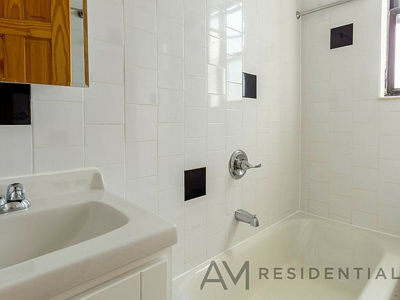 5th image of 54 Bay 29 St #D5