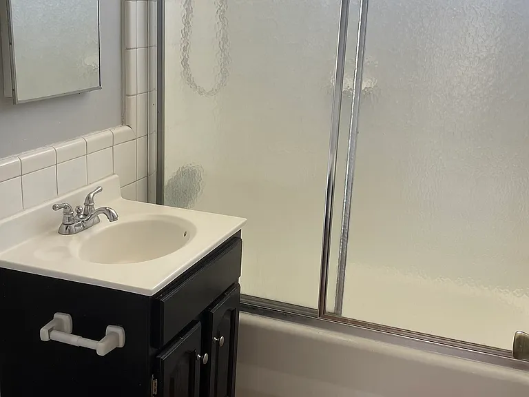 5110 Harold Way Apartments — Photo 4
