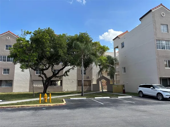 6045 NW 186th St APT 103, Hialeah, FL 33015
