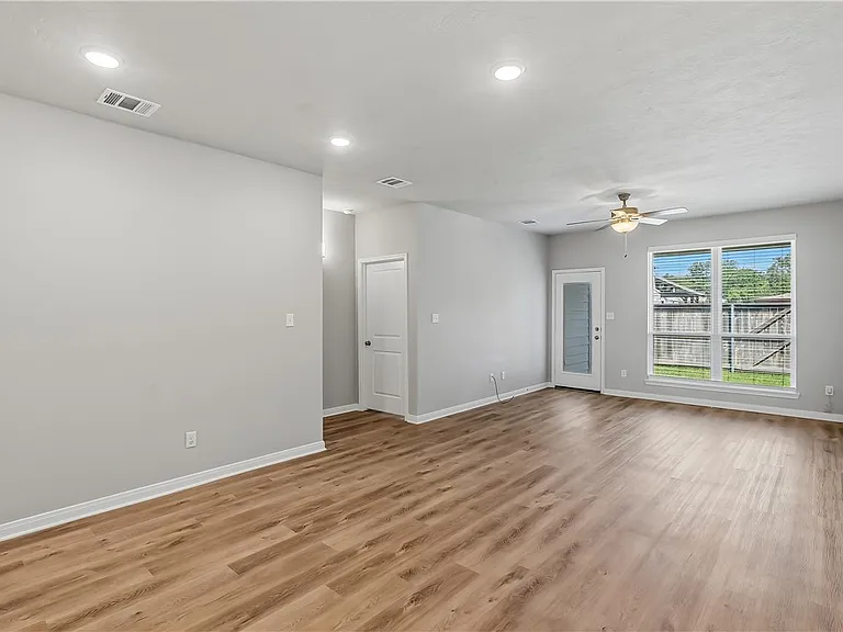 3007 Stevens Dr — Photo 12