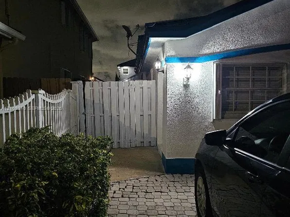 765 NW 129th Pl, Miami, FL 33182