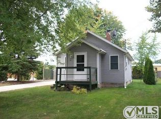 27 Linden Ave, Fremont, MI 49412