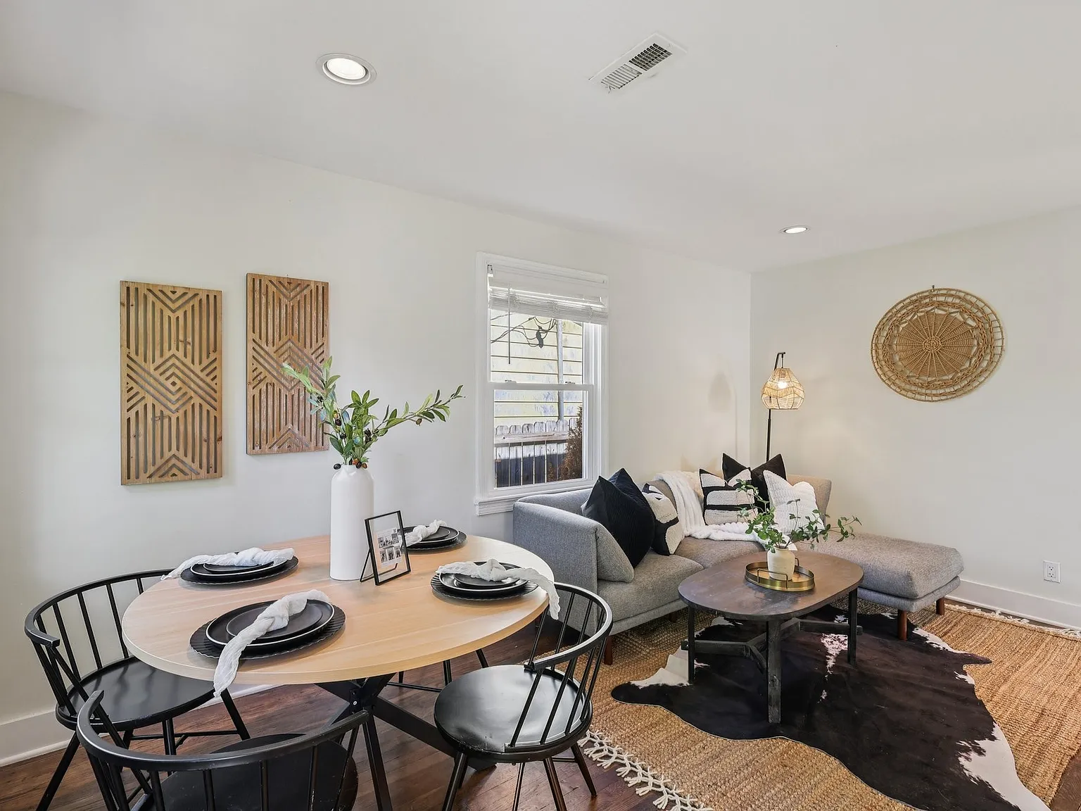 3 bed, 1000 sqft, $2,500 — Photo 3