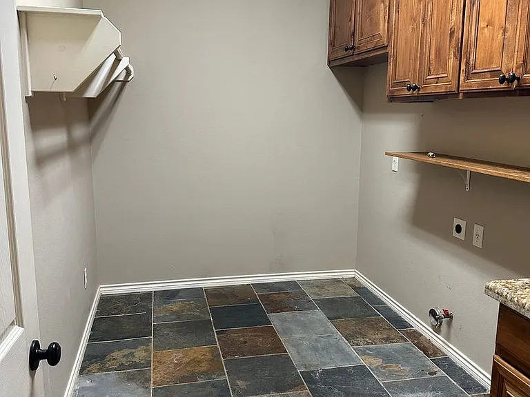 4413 Hearst Ct — Photo 35