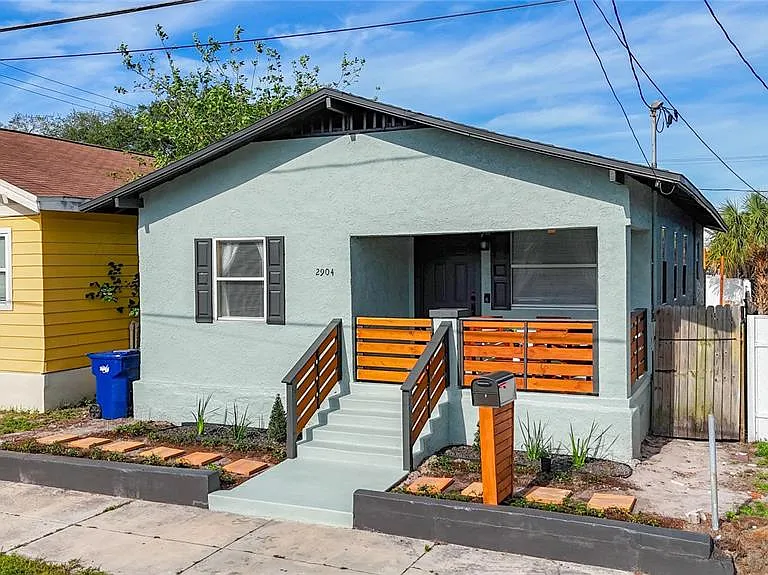 2904 Sanchez St — Photo 1